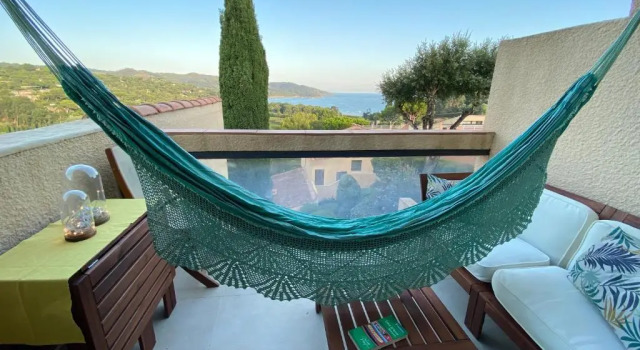 Апартаменты Appartement vue mer à Gigaro, La Croix-Valmer