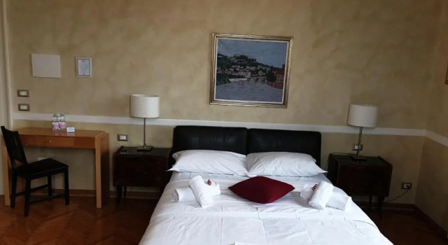 Lady Verona Residence, Забронировать Гостевой дом Гостевые дома Вероны, рядом с Филармонический театр Вероны, Гостевой дом