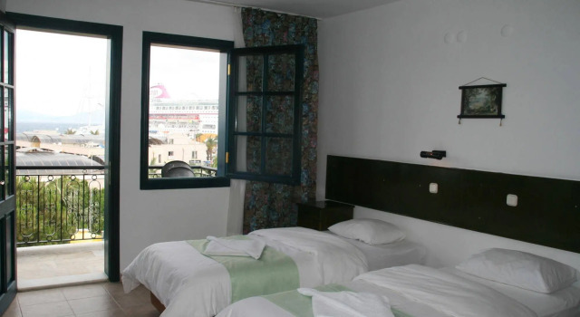 Liman Hotel, Забронировать Отель Отели Кушадасы с парковкой, рядом с Kusadasi Bars Street, Парковка