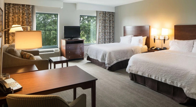Четырёхместная студия Hampton Inn & Suites Little Rock-Downtown