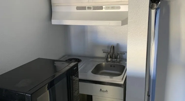 Четырёхместный номер Standard с балконом South Padre Island Lodge