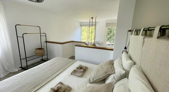 Апартаменты Дуплекс Stunning duplex studio apartment 150 metres from the Sea