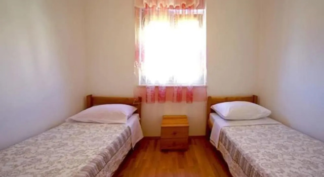 Charming 2-bed Apartment in Srima With sea View