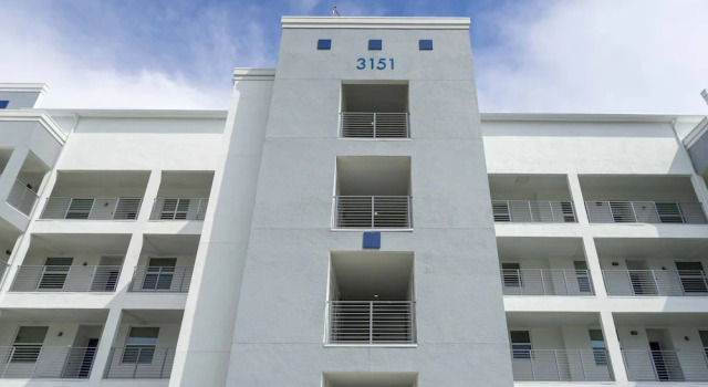 Cozy Retreat Near Disney: Apartment With Amenities