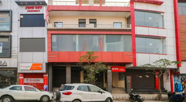 Hotel Z Black by OYO Rooms