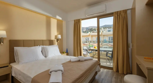 Семейный люкс c 1 комнатой с балконом и с видом на горы Panorama Hotel Apartments