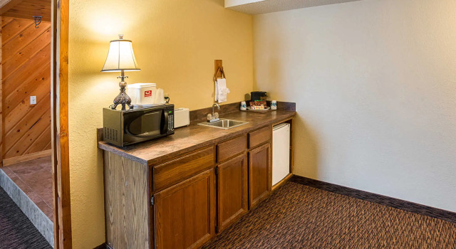 Люкс Deluxe Econo Lodge Duluth near Miller Hill Mall