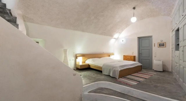 Andreas Cultural Cave House in Imerovigli, Santorini
