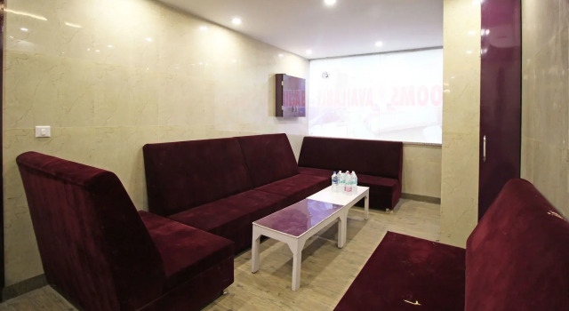 JK Hotel By OYO Rooms, Забронировать Отель Отели Нью-Дели с парковкой, Парковка