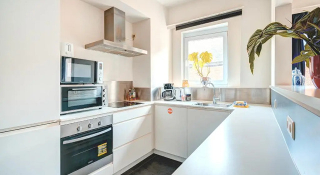 Cozy Apartment on Best Location in Antwerp, Забронировать Апартаменты/квартира Антверпен провинция Антверпен, рядом с Центр торговли бриллиантами Antwerp World Diamond Centre