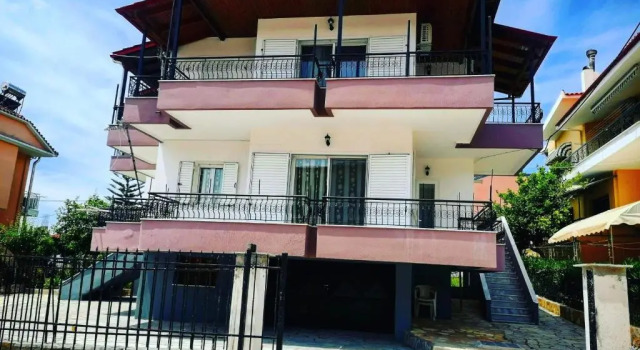 Nikos psathaki apartment 3, Prenota Appartamento Hotel a Preveza con parcheggio, Parcheggio