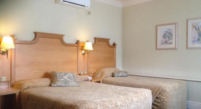 Номер Executive Arbutus Lodge