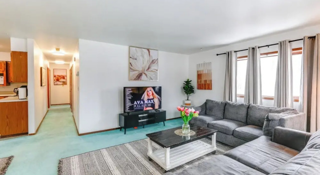 Near Dtwn & Pioneer Park: Fairbanks Home w/ Deck!, Reserva ahora Casa o chalet Hoteles en Alaska con aparcamiento, Aparcamiento
