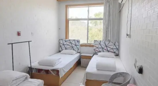 Кровать в общем номере (женский номер) Heming Homestay (Tai'an Branch)