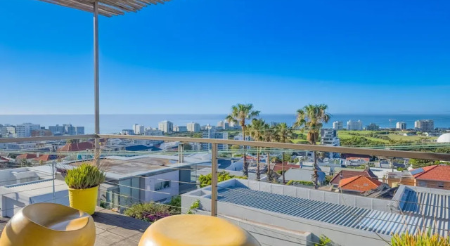 Ocean Views Open Plan Pool 3 Bed