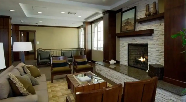 Global Luxury Suites at Commodore Drive, Забронировать Отель Сан-Бруно San Mateo County