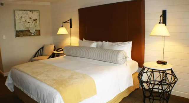 Номер Standard Inn on the Lakes