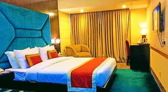 Люкс Luxury West Park Inn