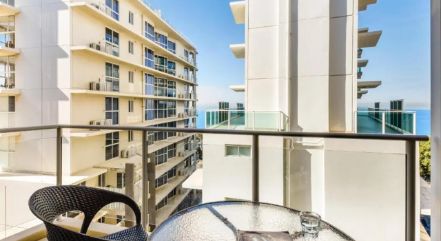 Студия с балконом Redvue Holiday Apartments