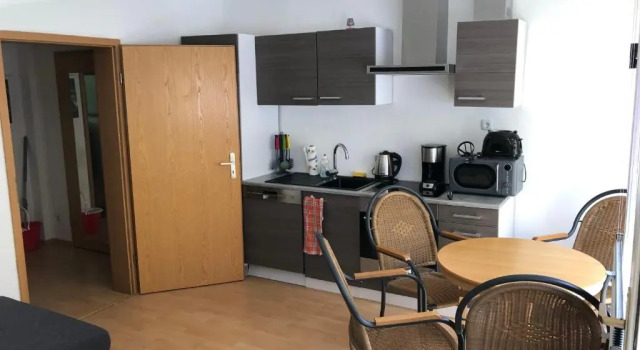 Zentrale 2 Zimmer EG Wohnung mit Balkon, Book Hotel Leipzig Saxony