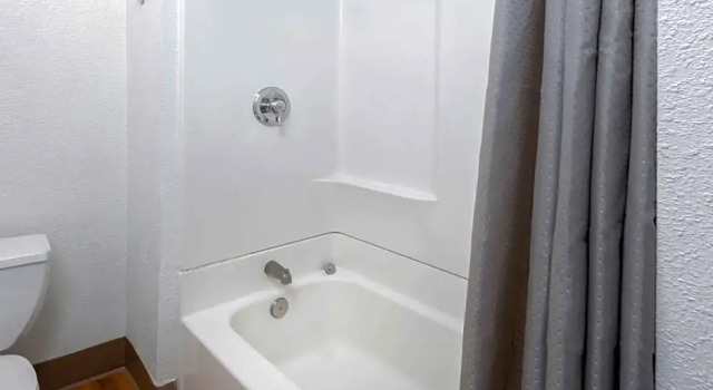 Номер Deluxe Vagabond Inn Santa Barbara, CA