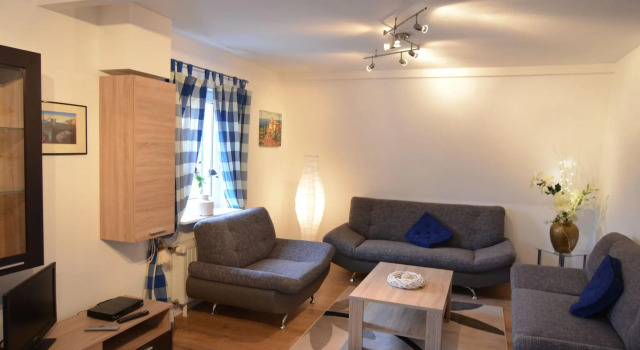 Inviting Apartment in Elpe with Garden, Забронировать Апартаменты/квартира Отели Эльпе с парковкой, Парковка