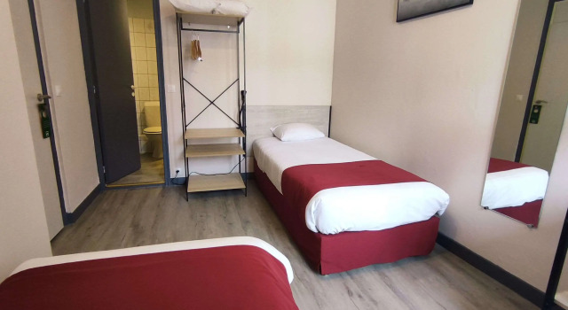 Logis Hôtel La Résidence, Cognac Centre, Забронировать Отель Отели в центре Коньяка, в центре, Парковка, Завтраки, Завтраки