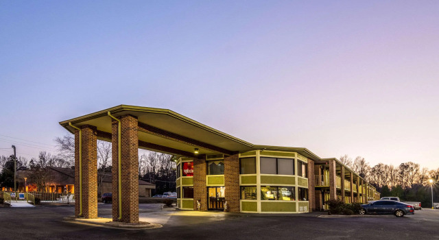 Econo Lodge Whiteville, Забронировать Отель Уайтвилл Северная Каролина