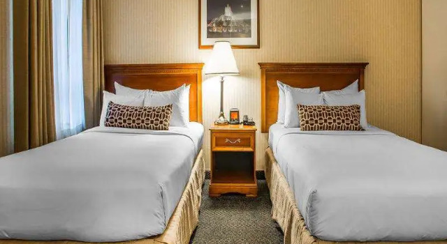Четырёхместный номер Standard Inn of Chicago Magnificent Mile