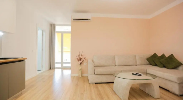 Miku Apartment-Spectacular 1BD At Komuna e Parisit
