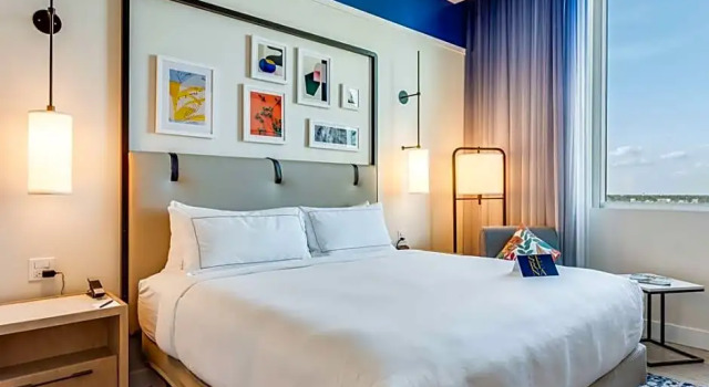 Номер Deluxe SERENA Hotel Aventura Miami, Tapestry Collection by Hilton