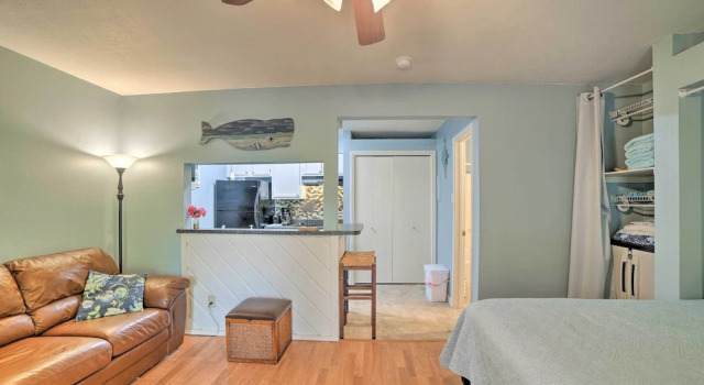 Corpus Christi Condo w/ Pool: Walk to the Beach!, Rezerwuj Apartament Padre Island 