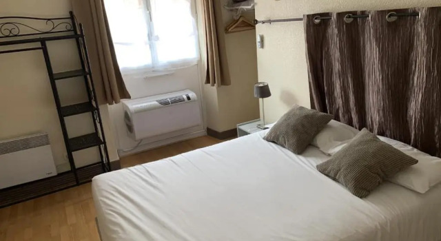 Семейный номер Standard с видом на улицу Hôtel Le Ptit Monde