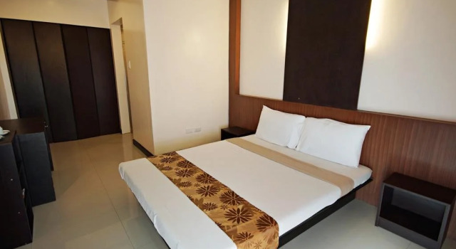Pacific Palm Suites