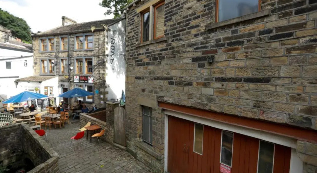 Higgin Bridge House, Rezervați Hotel Holmfirth 
