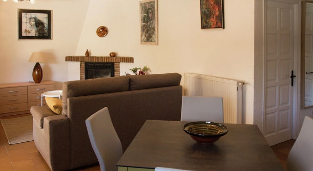 Cozy Holiday Home in Torroella de Montgrí With Swimming Pool, Buchen Sie Hotel Tor Katalonien