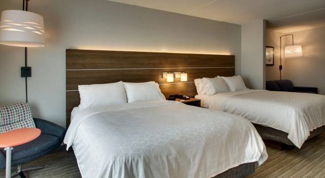 Четырёхместный люкс Holiday Inn Express Hotel & Suites Jacksonville North-Fernandina by IHG