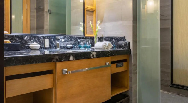 Luksusowy dwuosobowy pokój z widokiem na góry C&D Resort Wuyishan