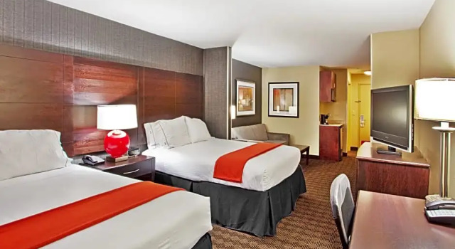 Четырёхместный люкс Holiday Inn Express Hotel & Suites Atlanta-Cumming by IHG