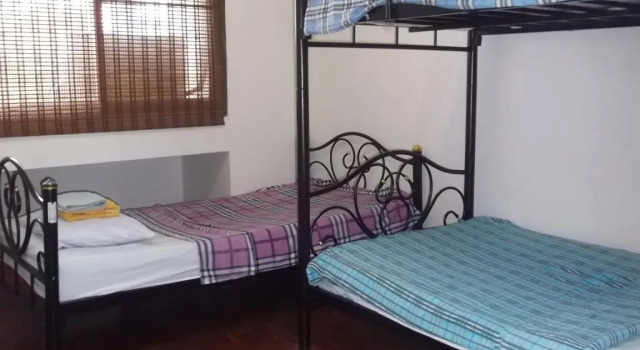 Трёхместный номер Economy OYO 985 The Twins Hostel