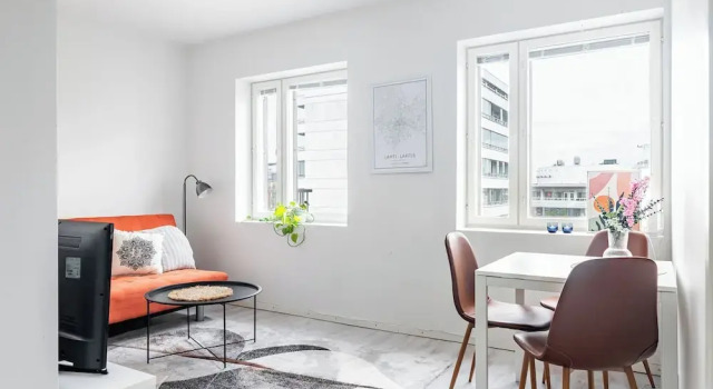 Апартаменты Superior Modern 1BR Home with Sauna & Balcony