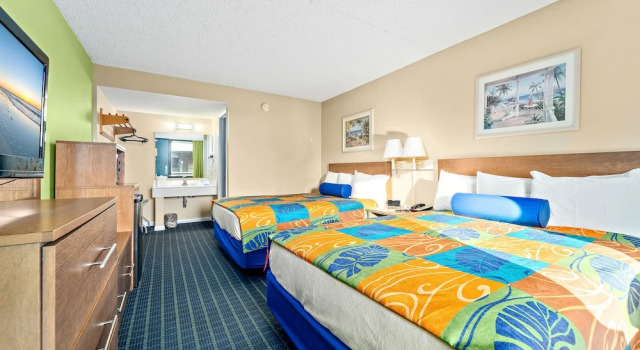 Четырёхместный номер Standard Harris House by the Beach