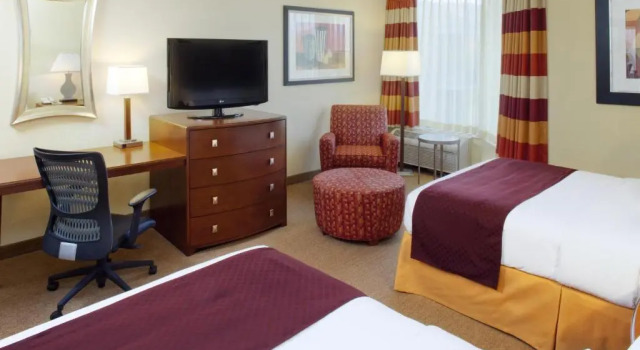 Четырёхместный номер Standard DoubleTree by Hilton Hotel Oak Ridge - Knoxville