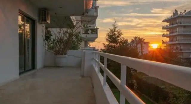Flat 2 bedrooms 1 bathroom - Glyfada, Забронировать Отель Глифада Афины