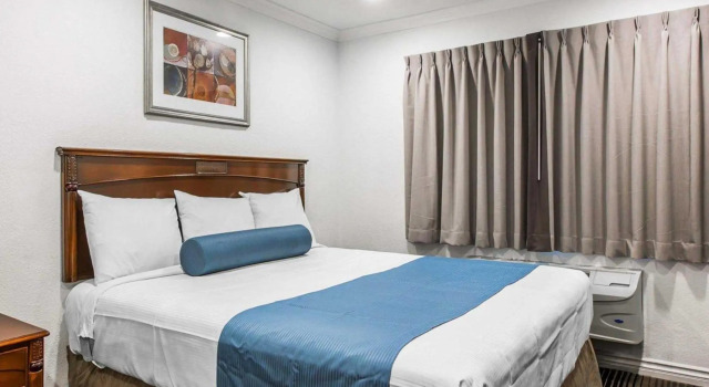 Номер Standard Rodeway Inn & Suites Pacific Coast Highway