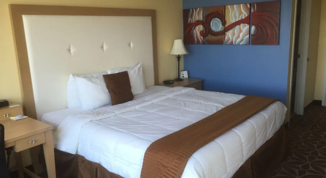 Люкс Days Inn by Wyndham Syracuse