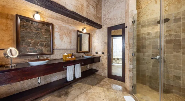 Двухместный номер Superior с балконом El Convento Boutique Hotel