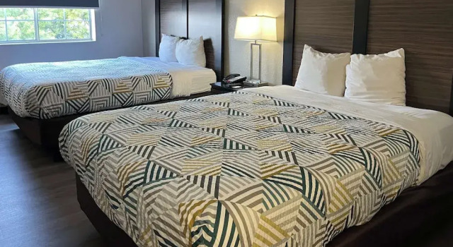 Четырёхместный номер Deluxe Motel 6 Tucson, AZ Airport Kino Sports Complex