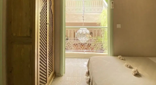 Riad with Outdoor Swimming Pools, Забронировать Отель Отели Марракеш-Тенсифт-Эль-Хауз с парковкой, Парковка