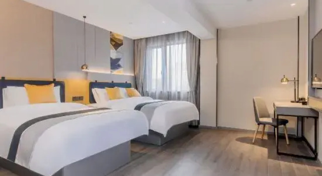 Homeinn Selected Hotel (Shanghai Luheng Road Subway Station)